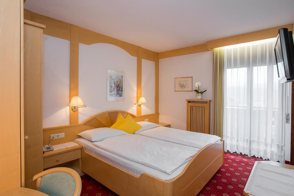 Hotel Alexandres Апиано сула Страда дел Вино Екстериор снимка