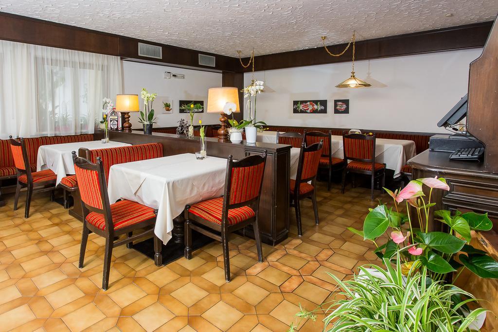 Hotel Alexandres Апиано сула Страда дел Вино Екстериор снимка